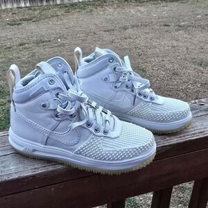 NIKE AIR LUNAR FORCE 1 DUCKBOOT WHITE SZ 6 805899-101.  EUC